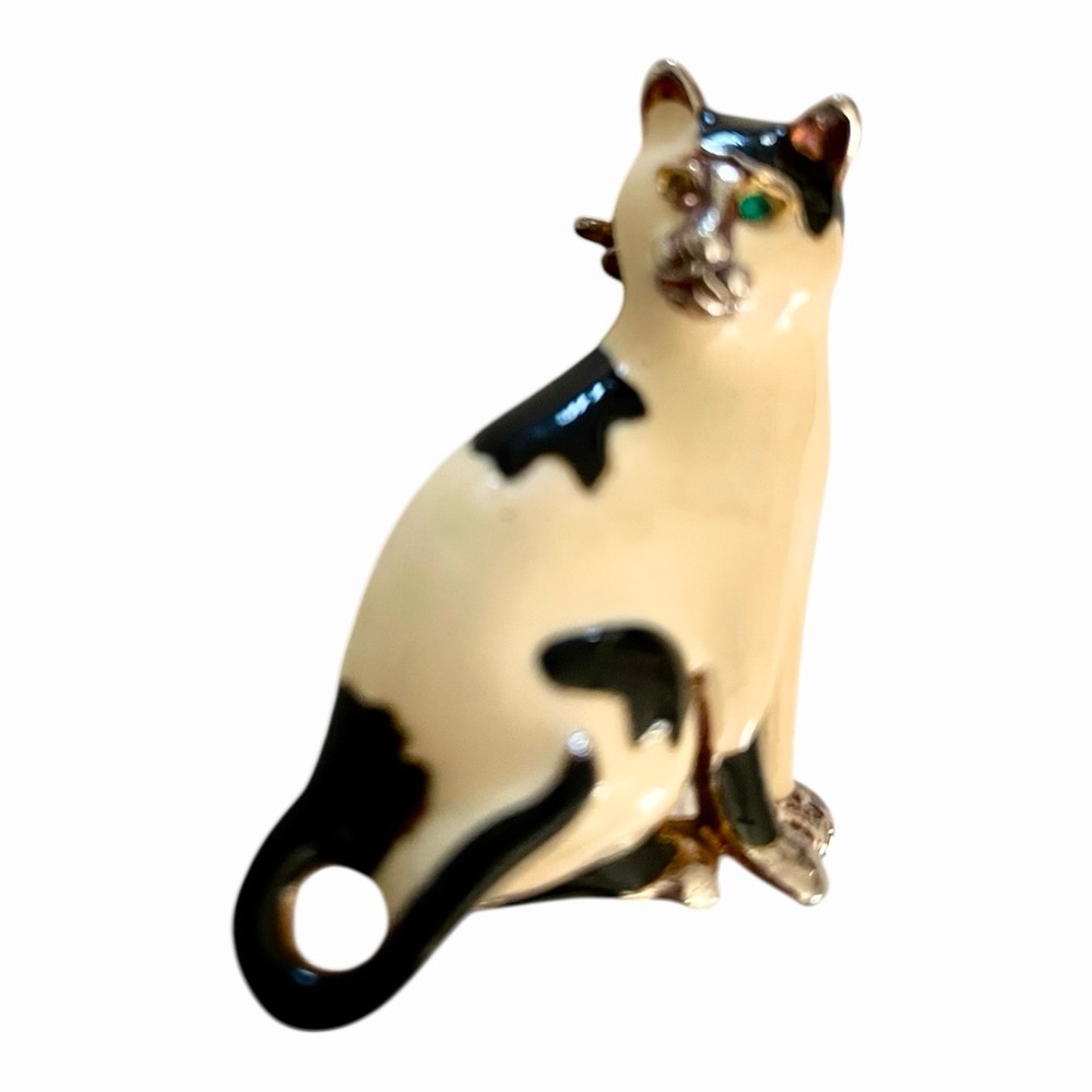 Vintage Tuxedo Cat Brooch, Enameled, Collectible, Black and Off-White.